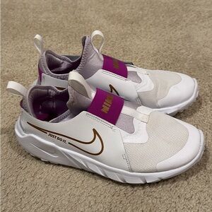 Nike Flex Runner 2 PS 'White Violet Frost' Sneakers Size 6 Youth/ Women’s 8